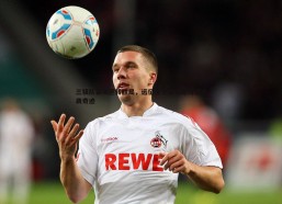 悟空体育-三镇队客场逆转胜局，远征军千里相随铸就逆袭奇迹